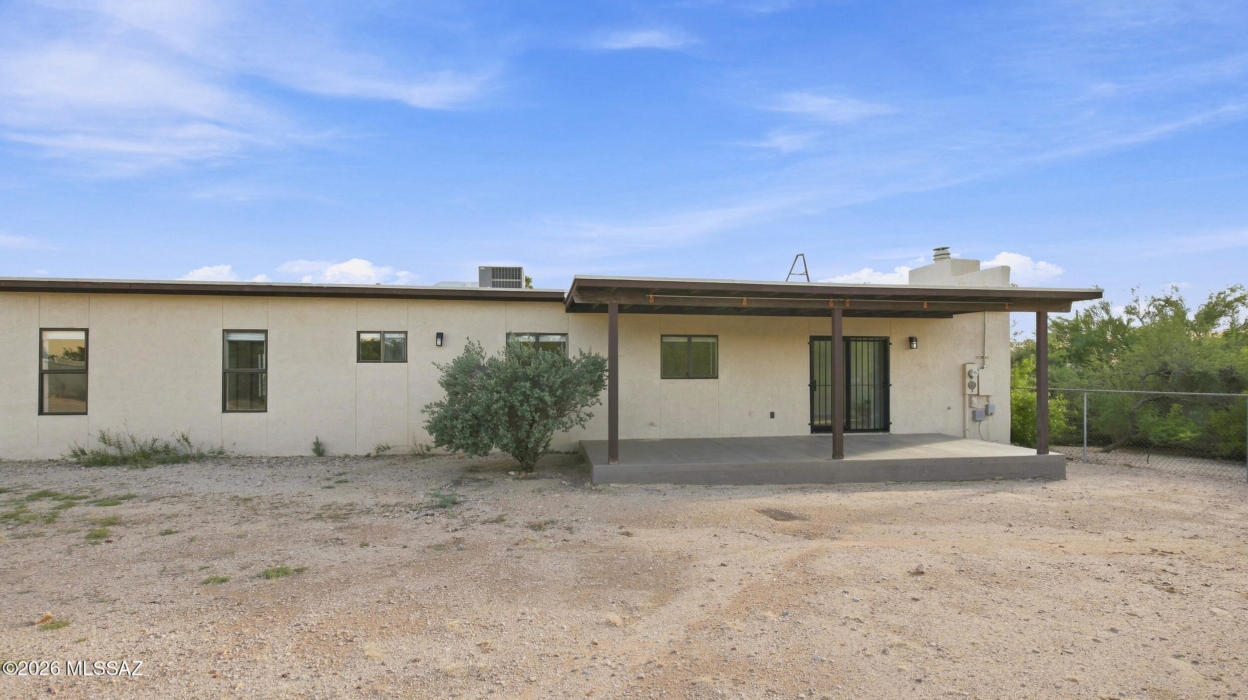 916 W San Martin Drive