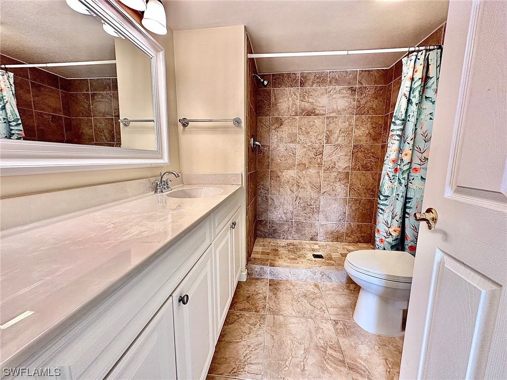 138 Cypress WAY E 5