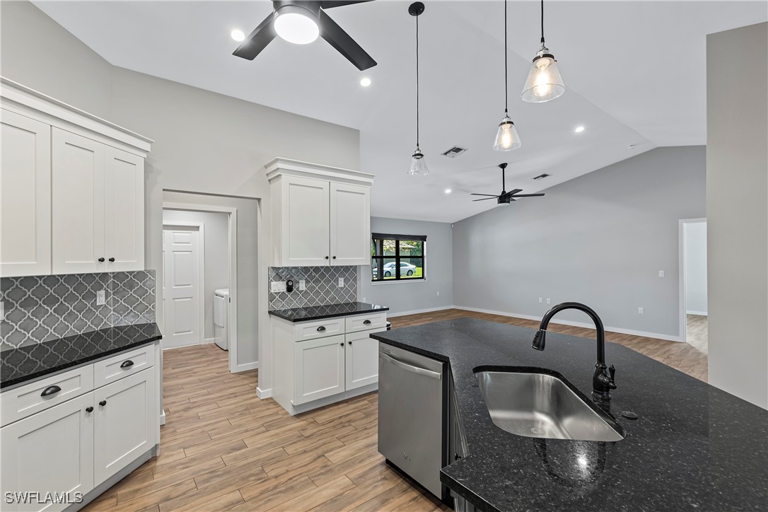 1346 Rosemary LN