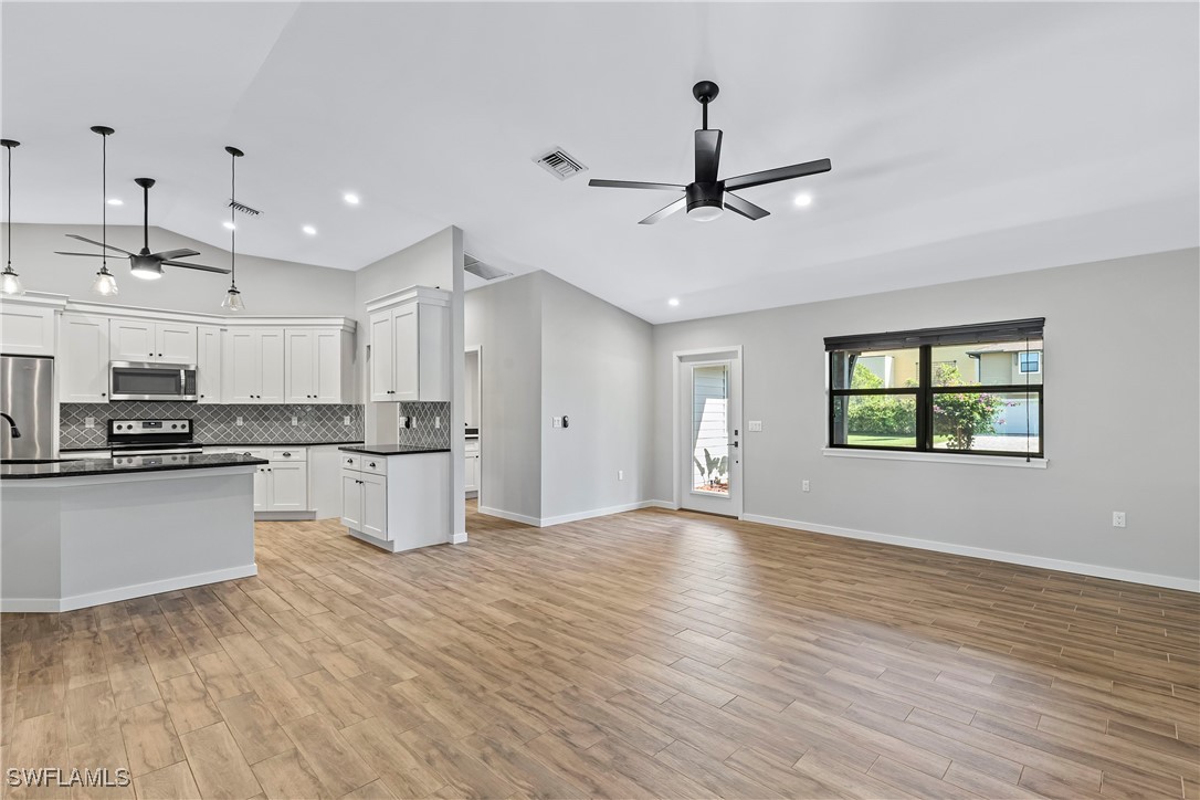 1346 Rosemary LN