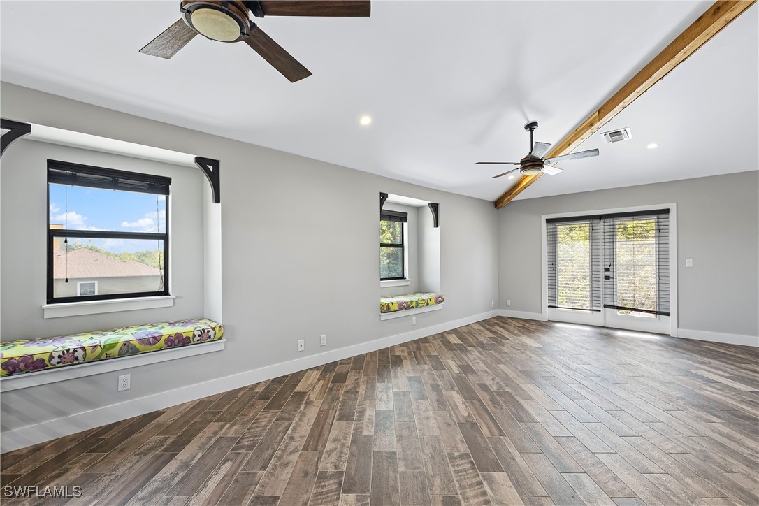1346 Rosemary LN