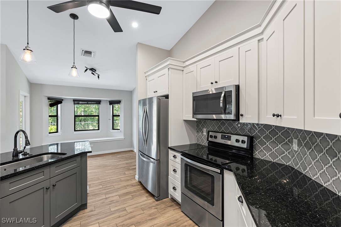 1346 Rosemary LN