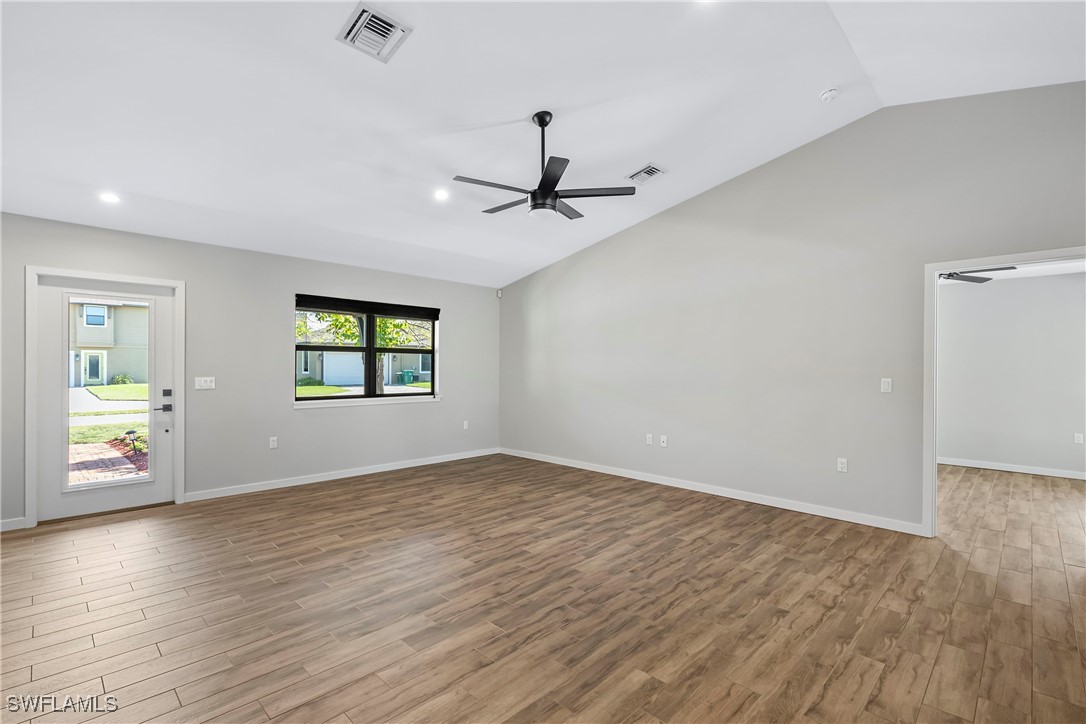 1346 Rosemary LN