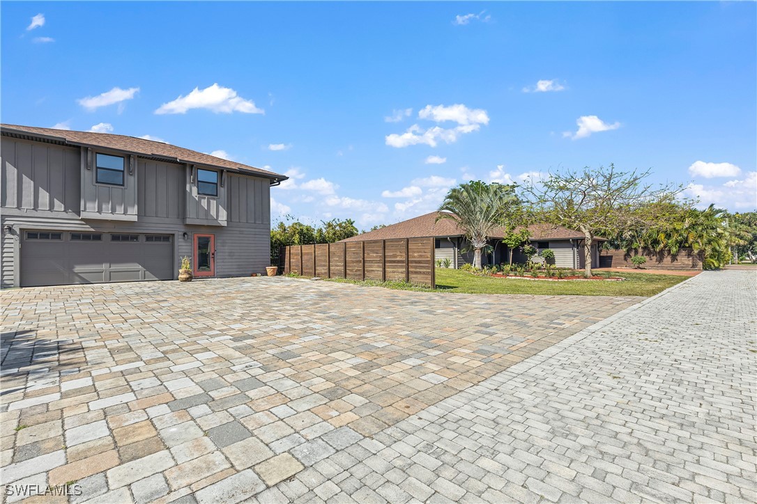 1346 Rosemary LN