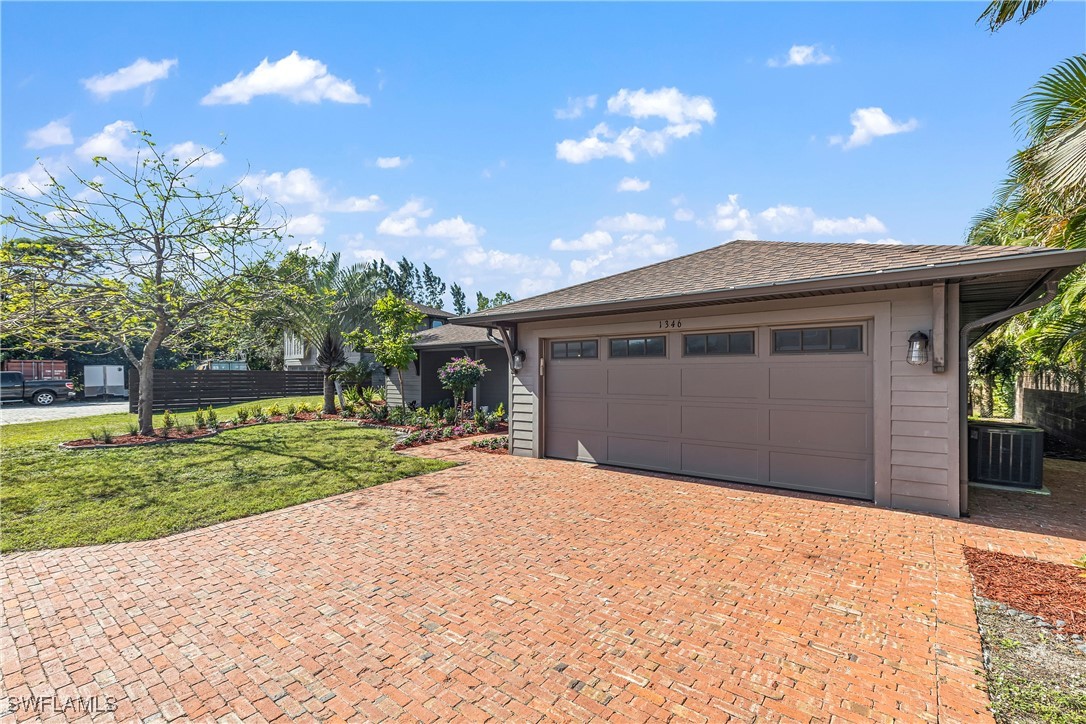 1346 Rosemary LN