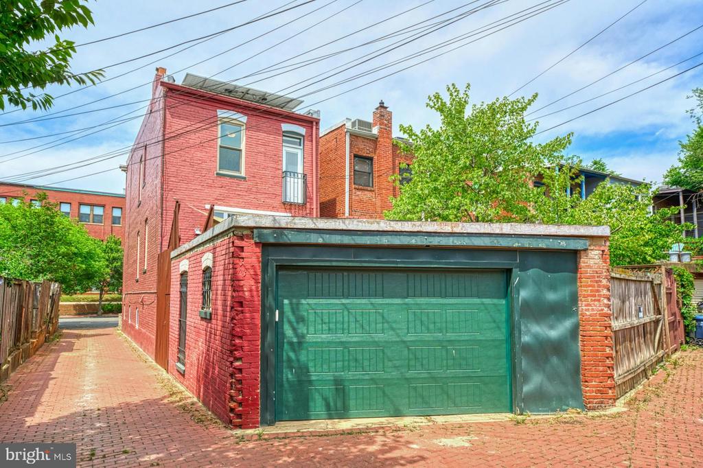 311 E STREET SE