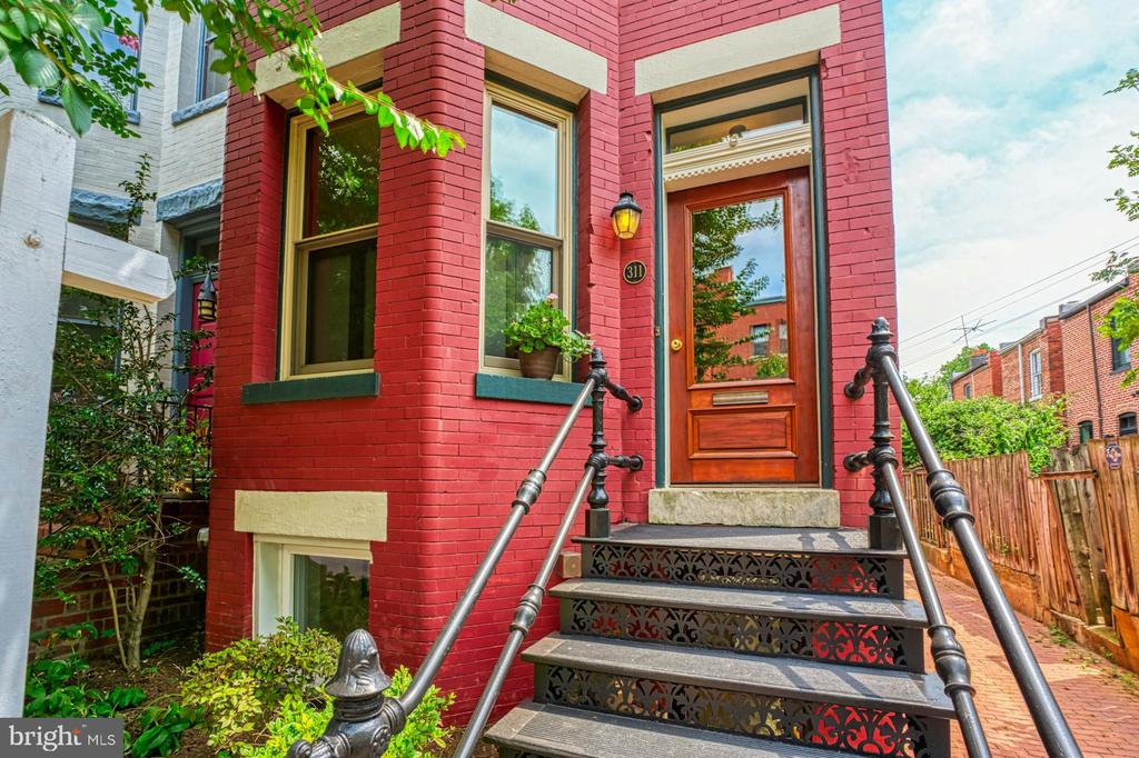 311 E STREET SE
