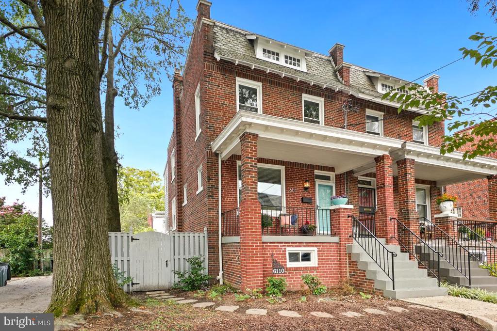 6110 7TH PLACE NW