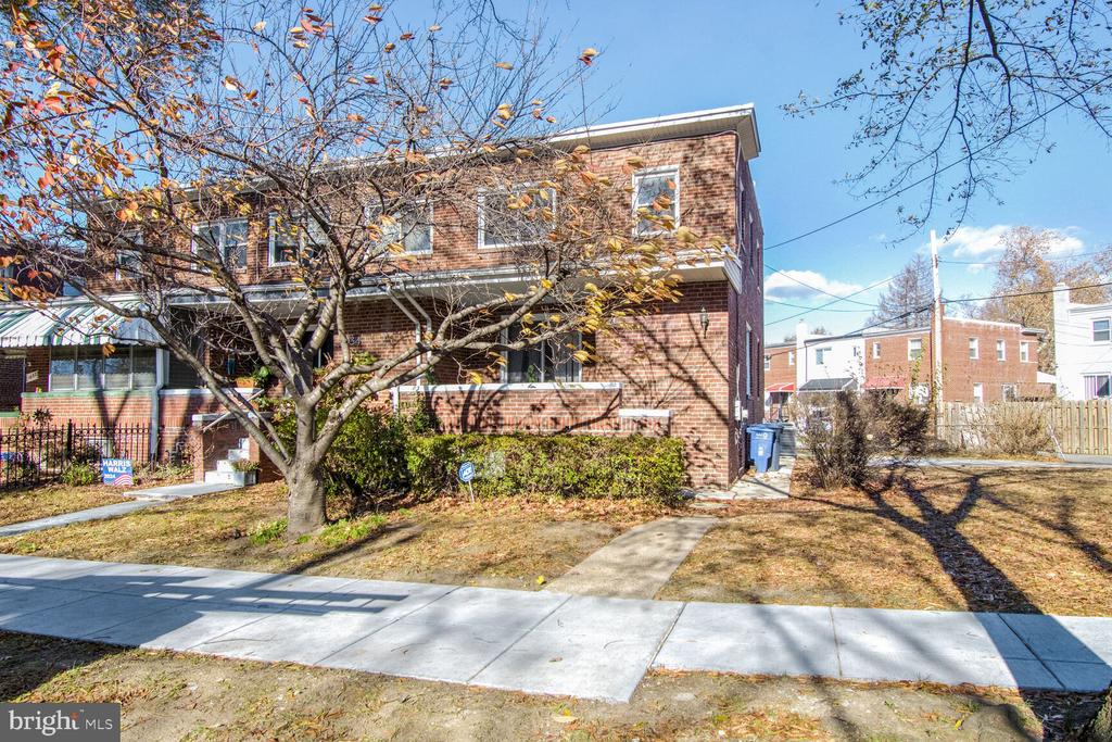 1036 CRITTENDEN STREET NE
