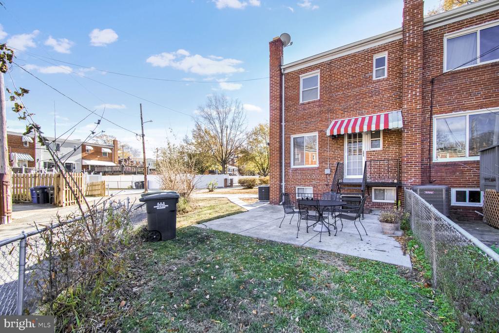 1036 CRITTENDEN STREET NE