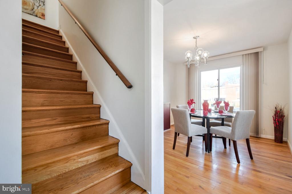 1036 CRITTENDEN STREET NE