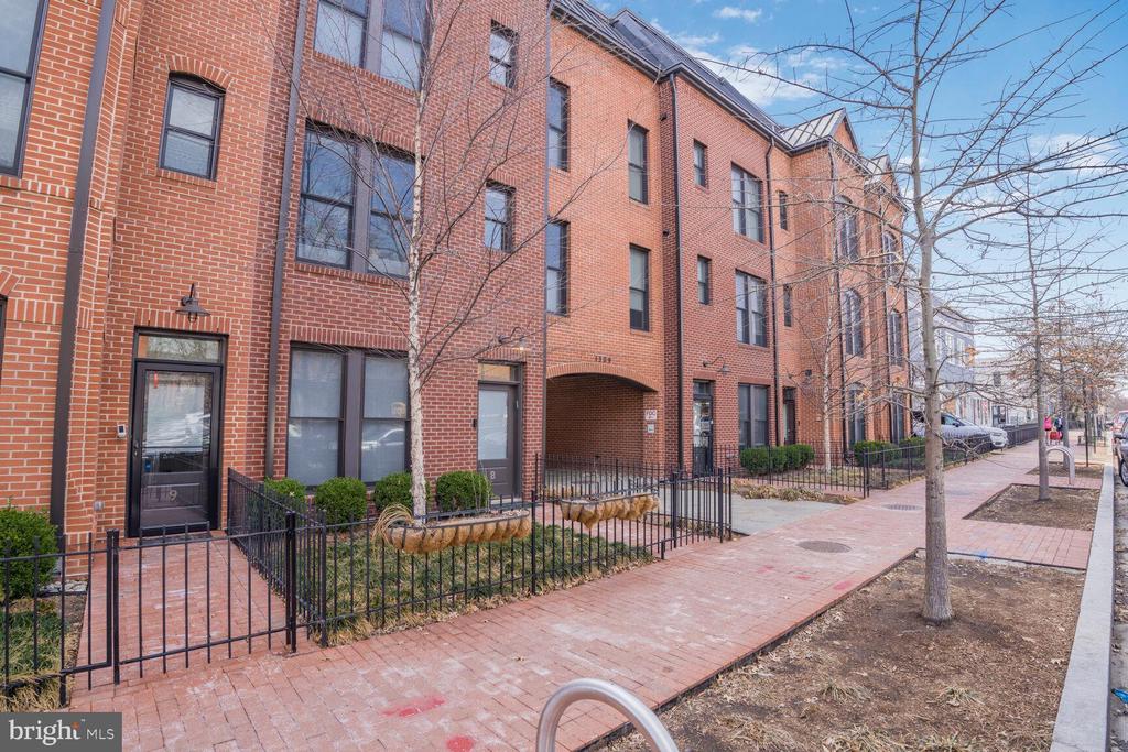 1309 E STREET SE Unit: 35