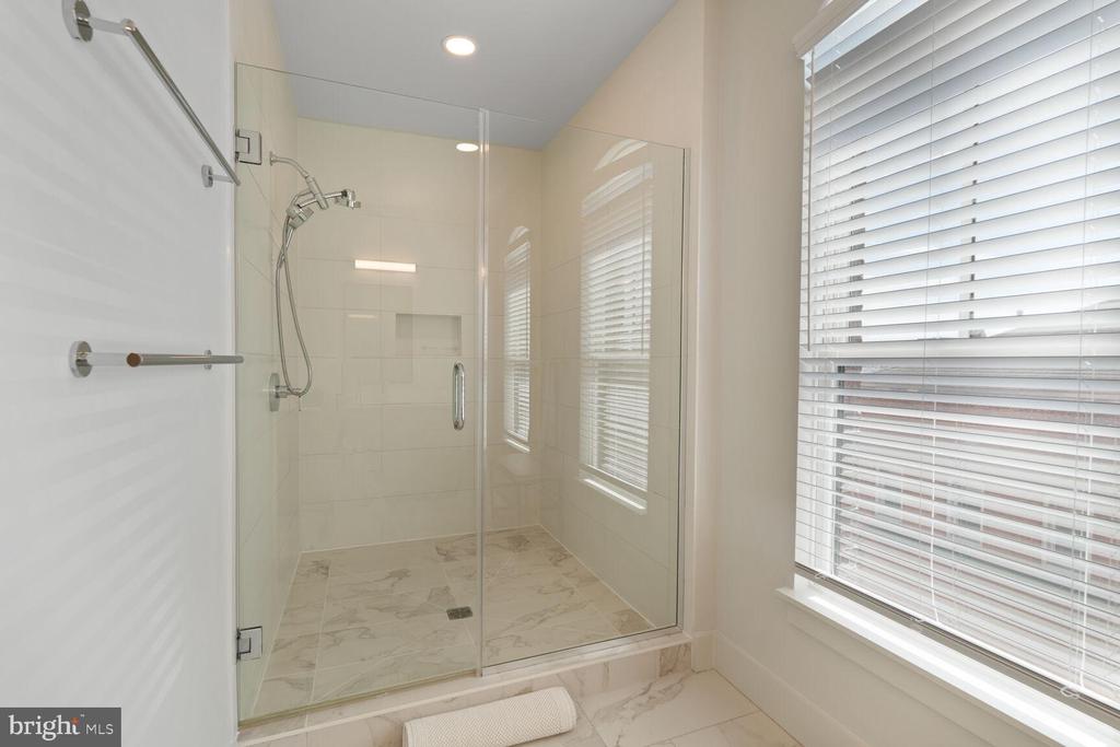 1309 E STREET SE Unit: 35
