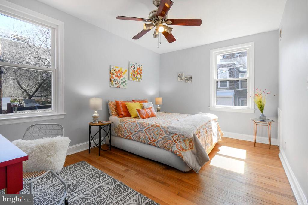 311 7TH STREET NE Unit: 4