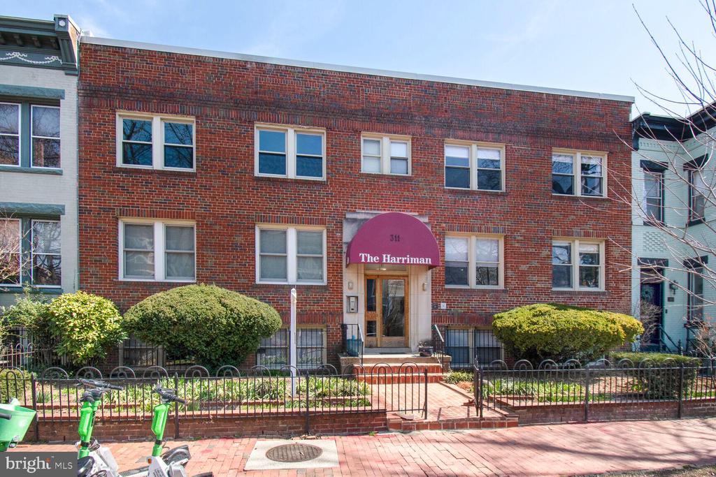 311 7TH STREET NE Unit: 4