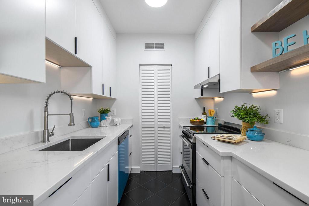 311 7TH STREET NE Unit: 4