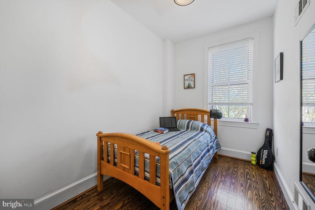 252 10TH STREET NE