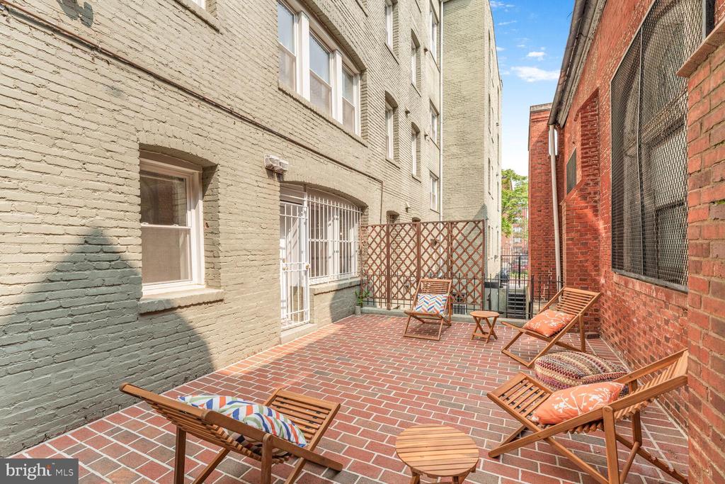 1465 COLUMBIA ROAD NW Unit: 102