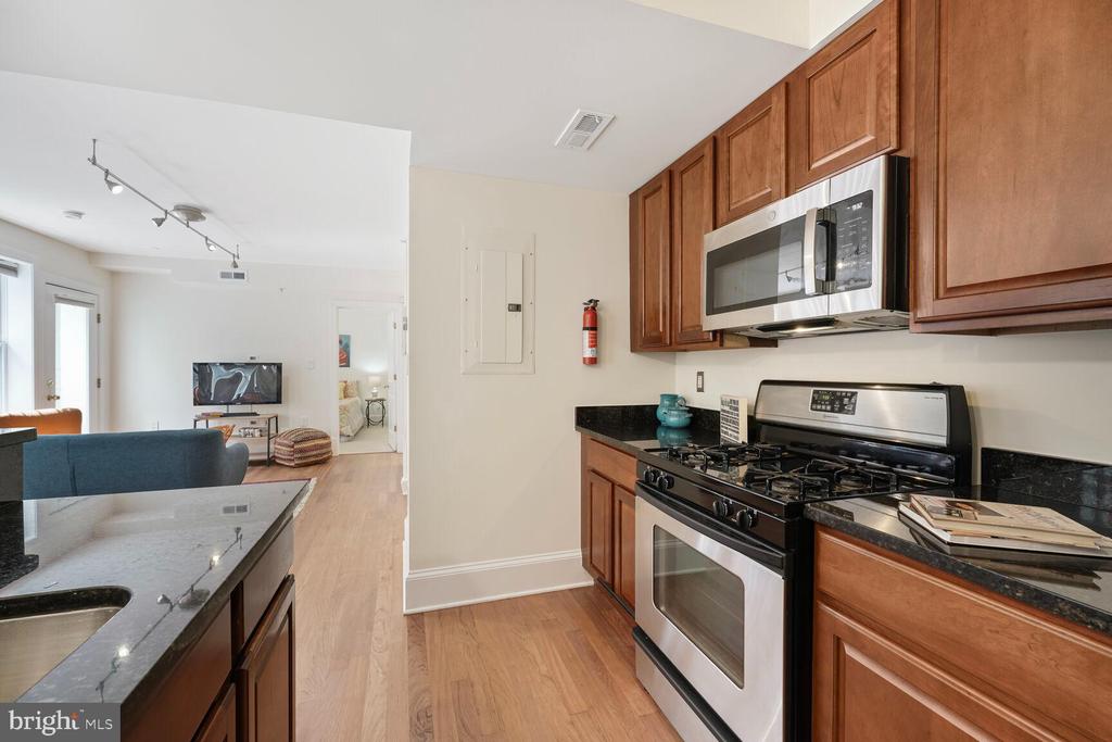 1465 COLUMBIA ROAD NW Unit: 102