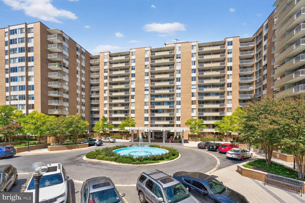 3001 VEAZEY TERRACE NW Unit: 1009