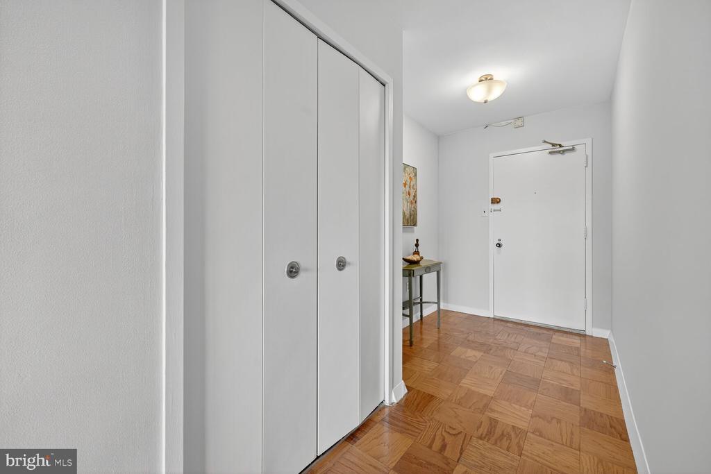 3001 VEAZEY TERRACE NW Unit: 1009