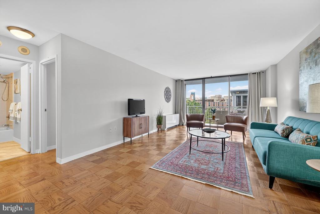 3001 VEAZEY TERRACE NW Unit: 1009