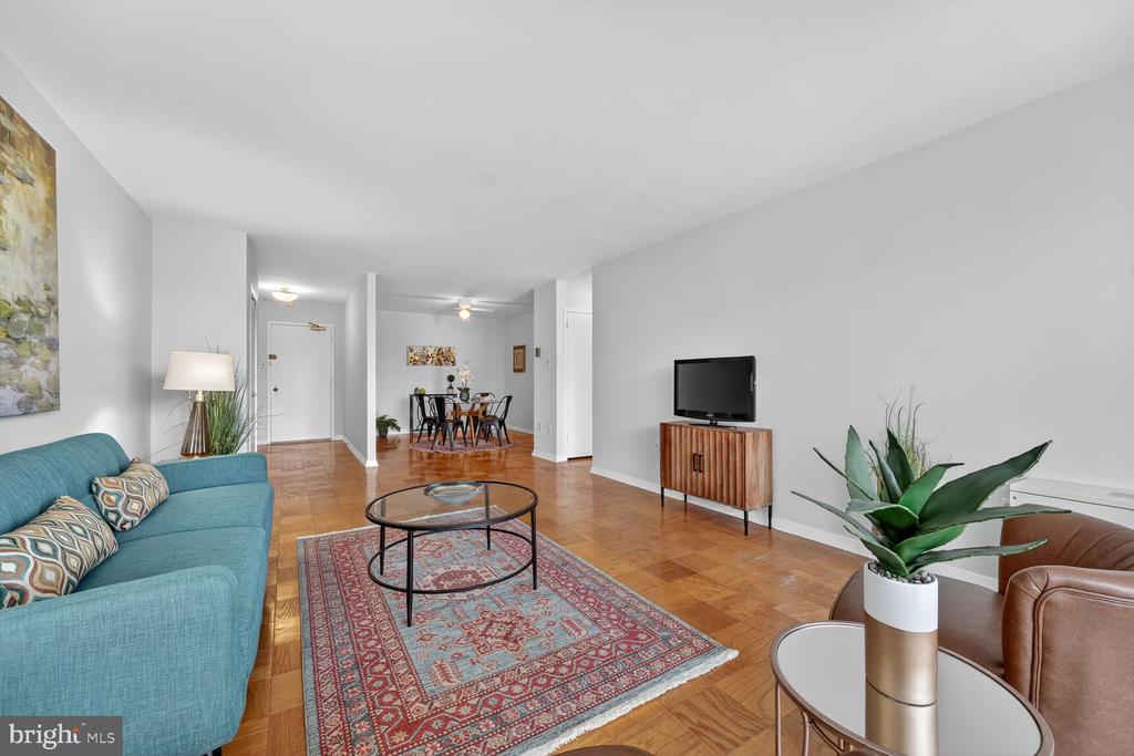3001 VEAZEY TERRACE NW Unit: 1009