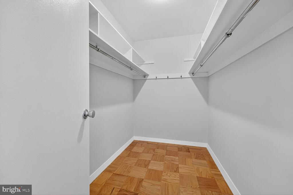 3001 VEAZEY TERRACE NW Unit: 1009