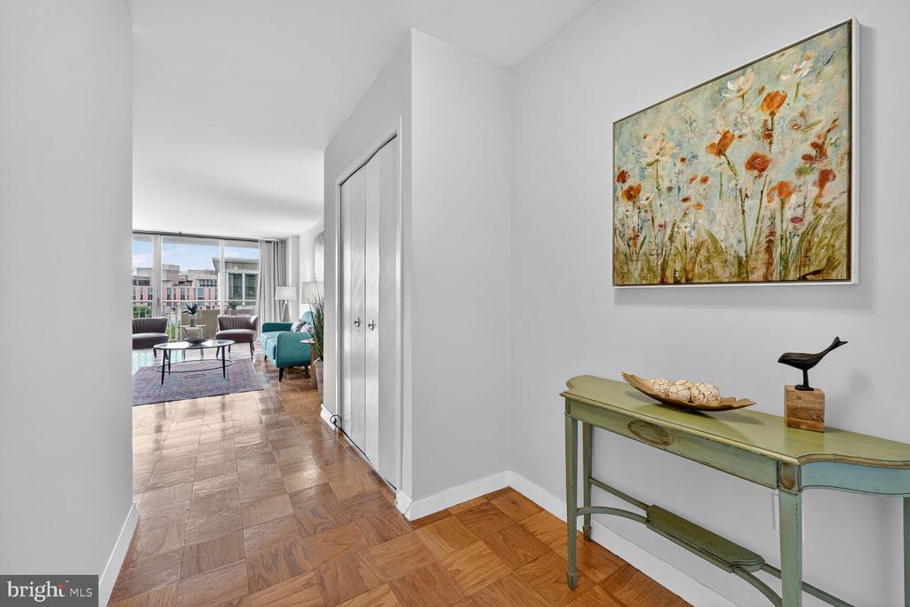 3001 VEAZEY TERRACE NW Unit: 1009