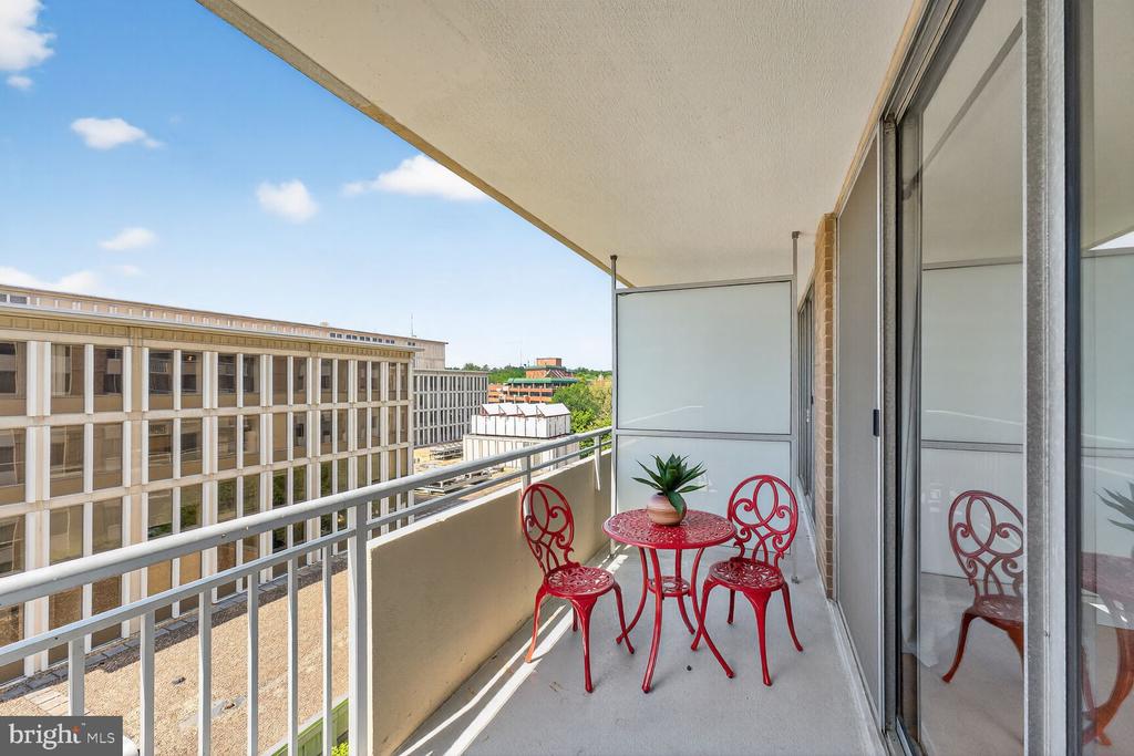 3001 VEAZEY TERRACE NW Unit: 1009