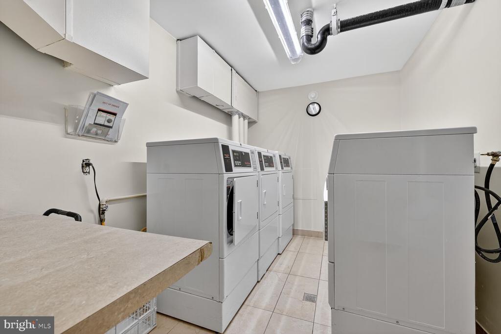 3001 VEAZEY TERRACE NW Unit: 1009