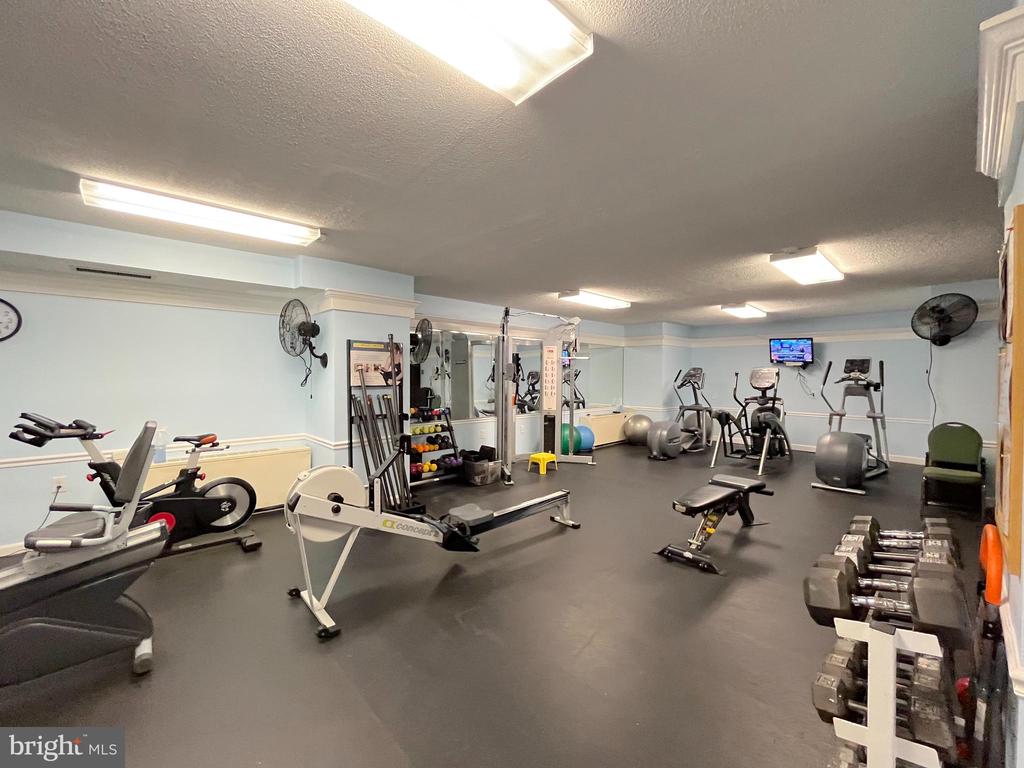3001 VEAZEY TERRACE NW Unit: 1009