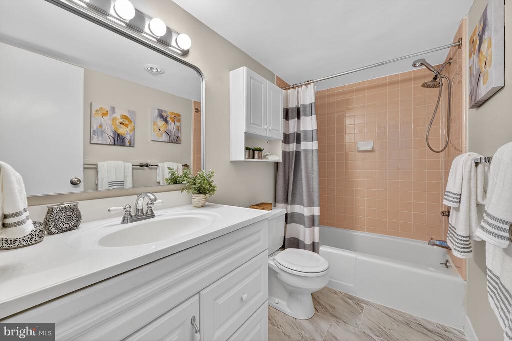 3001 VEAZEY TERRACE NW Unit: 1009