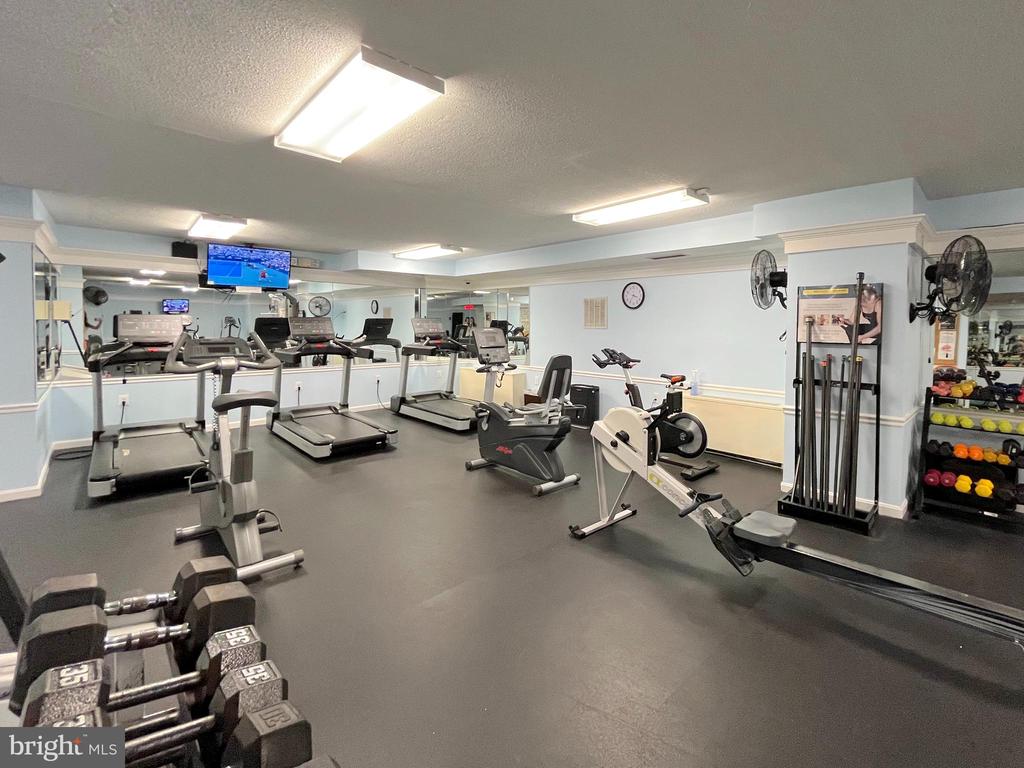 3001 VEAZEY TERRACE NW Unit: 1009