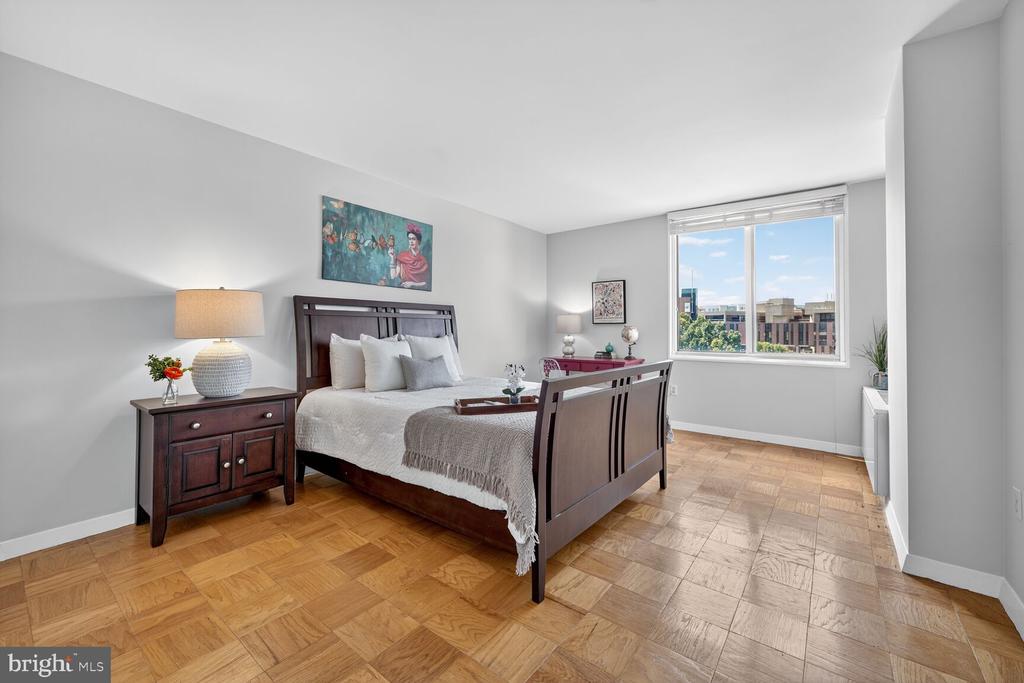 3001 VEAZEY TERRACE NW Unit: 1009