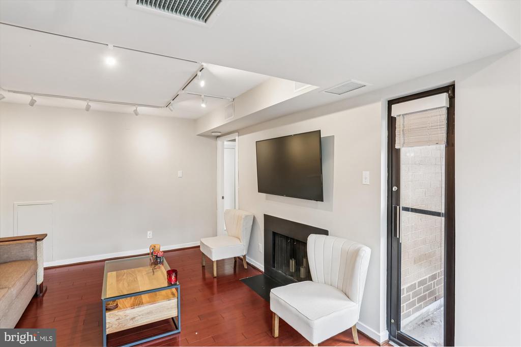 2501 K STREET NW Unit: 5A