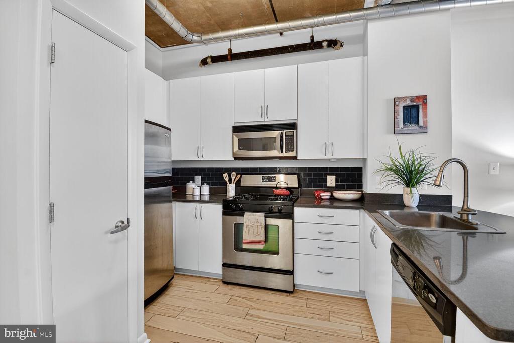 1300 N STREET NW Unit: 214