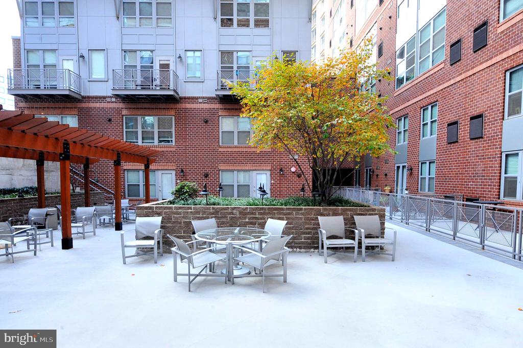 1300 N STREET NW Unit: 214