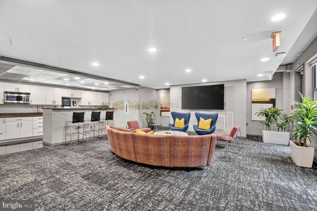 1300 N STREET NW Unit: 214