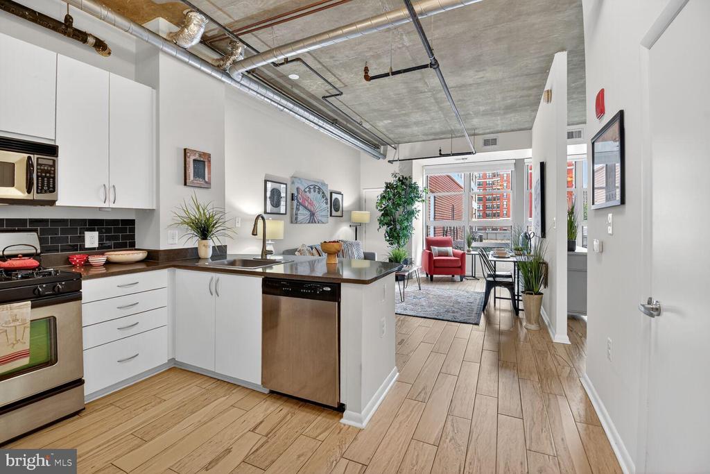 1300 N STREET NW Unit: 214
