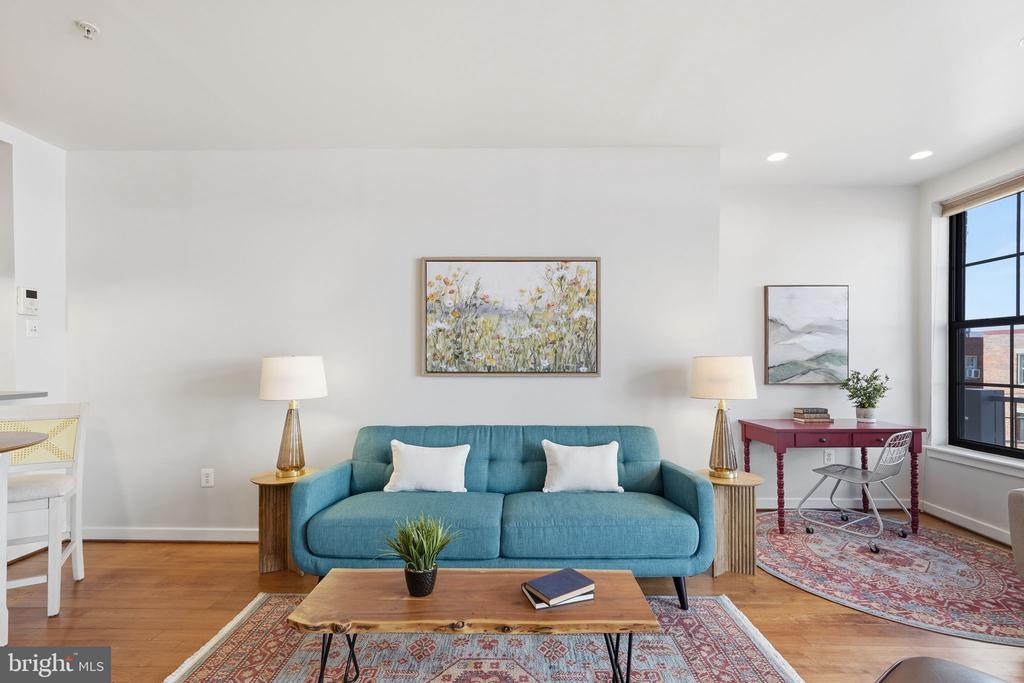 2412 17TH STREET NW Unit: 305