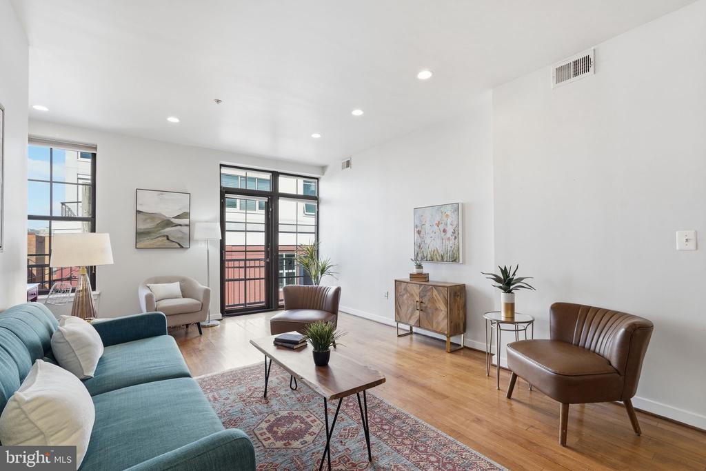 2412 17TH STREET NW Unit: 305