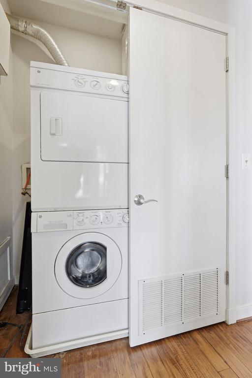 2412 17TH STREET NW Unit: 305