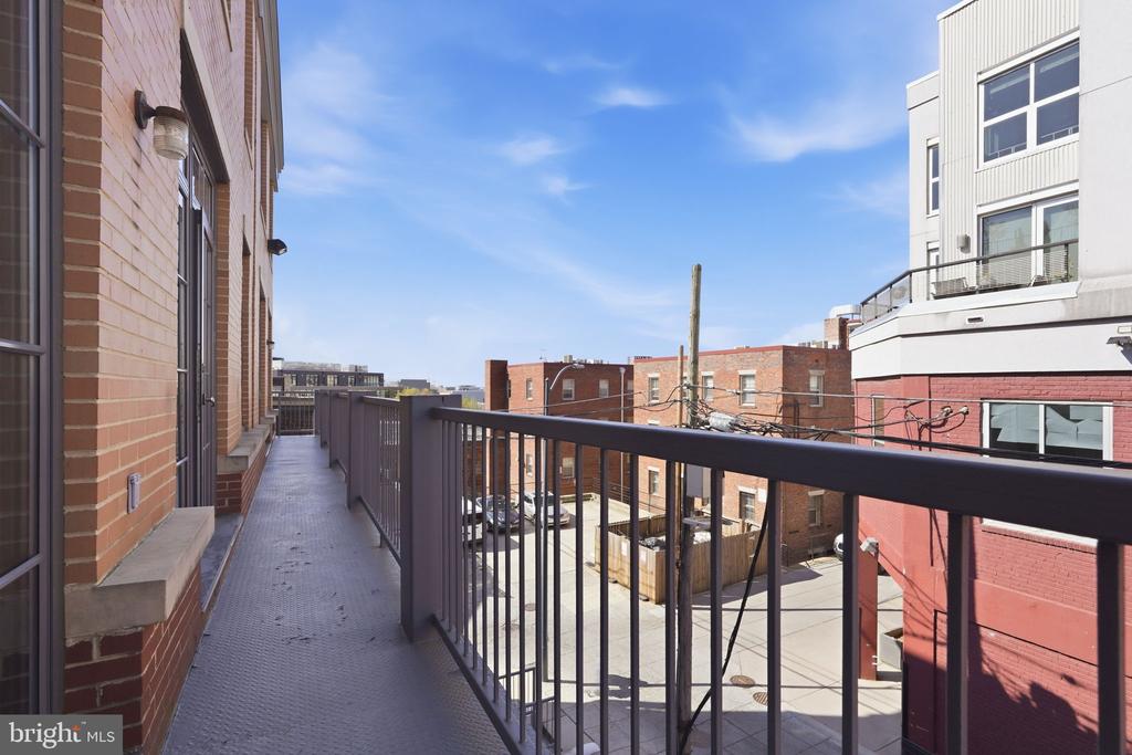 2412 17TH STREET NW Unit: 305