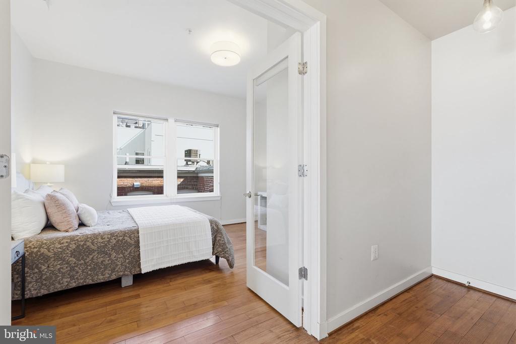 2412 17TH STREET NW Unit: 305