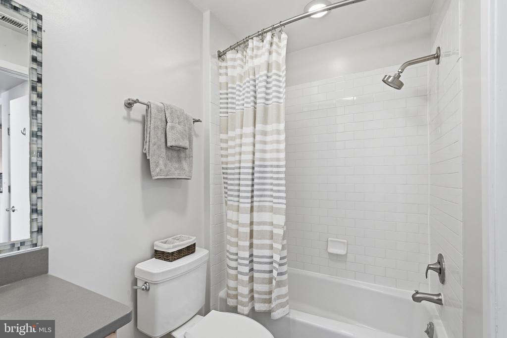 2412 17TH STREET NW Unit: 305