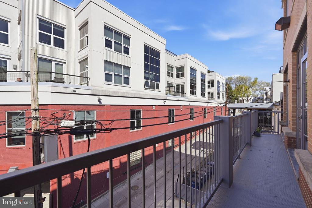 2412 17TH STREET NW Unit: 305