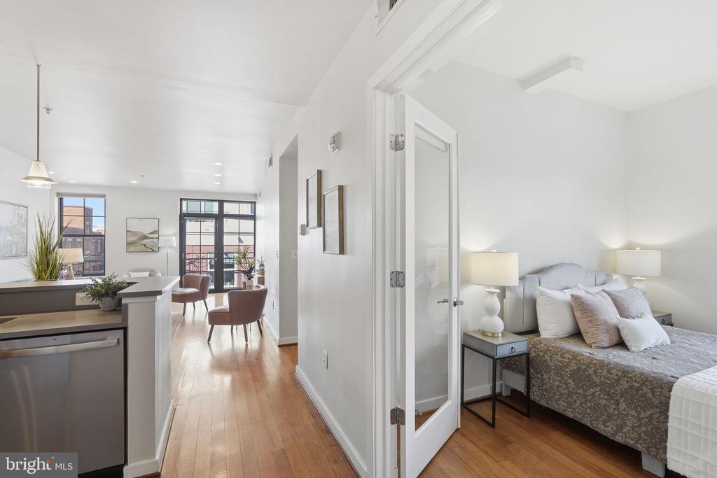 2412 17TH STREET NW Unit: 305