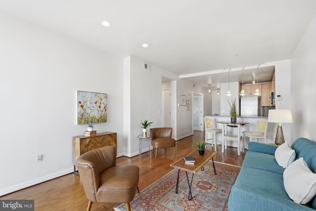 2412 17TH STREET NW Unit: 305