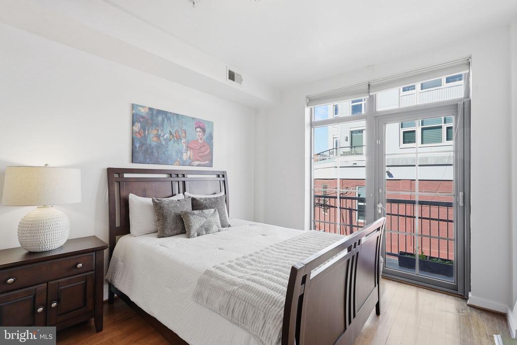 2412 17TH STREET NW Unit: 305